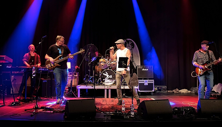 Rabbit Hill rockt das Marabu: Lucky Brefin, Tobias Moor, Stefan Baumann, Amar Dravid und Simon Fankhauser (v. l.).Foto: T. Brunnschweiler
