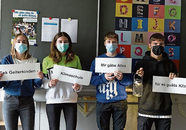 Die Schülerinnen und Schüler der Sek Gelterkinden geben alles fürs Klima. Fotos: Jean-Claude Graf
