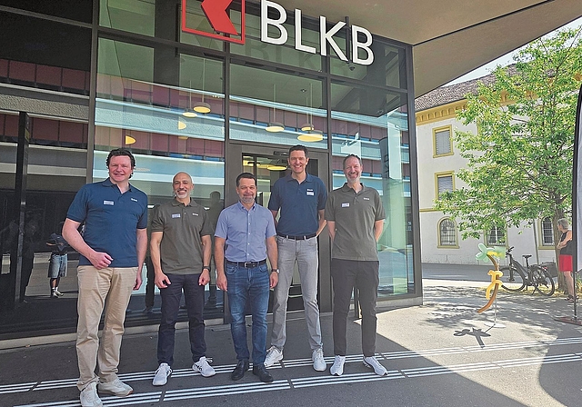Matthias Kottmann, Leiter Geschäftsbereich Private Vermögens- und Finanzberatung, Patrick Tschudin, Leiter Geschäftsbereich Unternehmenskundenberatung, Daniel Spinnler, Stadtpräsident Liestal, Christoph Schär, Stv. CEO, Beat von Allmen, Regional