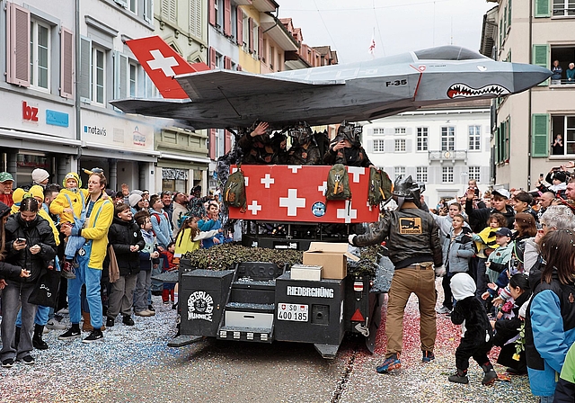 «Ohregrübler» mit dem Kampfflugzeug-Desaster.