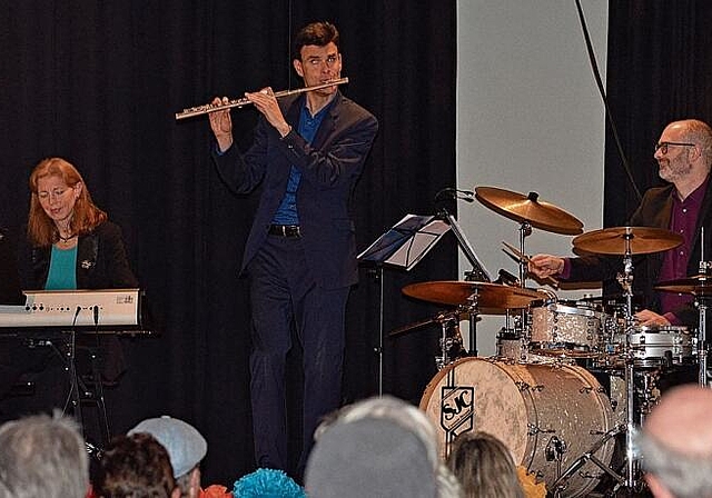 Das Trio The Moody Tunes spielte vielseitige Songs aus Südamerika. Fotos: S. van Riemsdijk