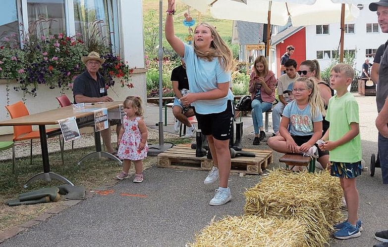 Stiefelwerfen als eine nicht alltägliche Aktivität ist schwieriger als gedacht.