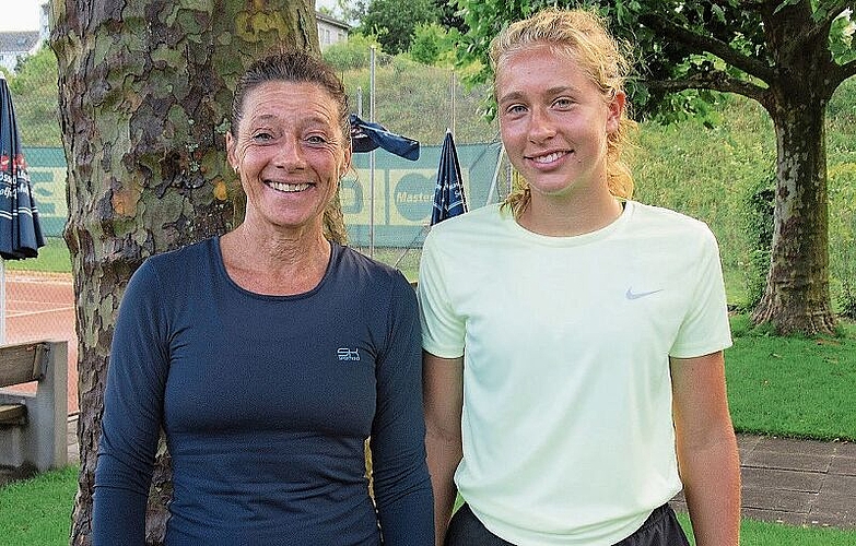 Patricia Pfaff (Finalistin) und Lizanne Mordig (Siegerin). Fotos: ZVG