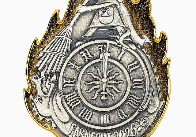 Die stillstehende Törliuhr mit dem Chienbäseträger.Foto: zVg