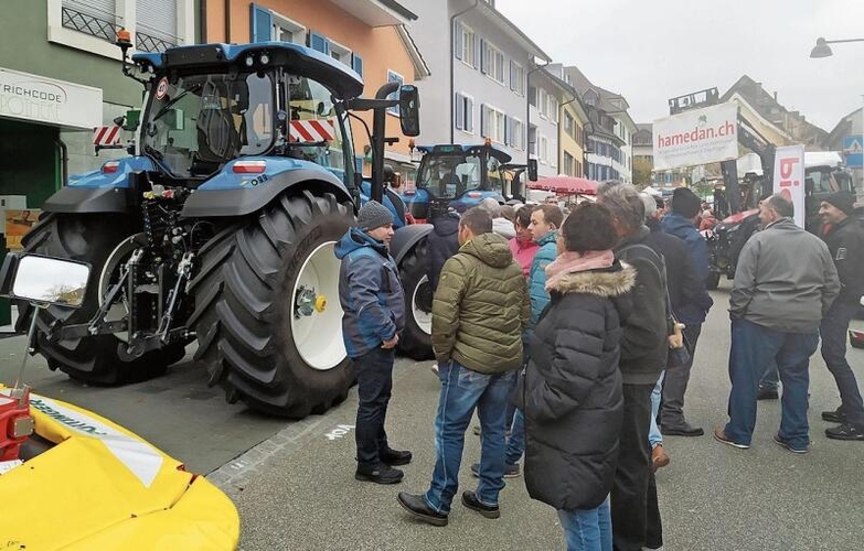 Auf dem Landmaschinenmarkt zogen insbesondere die 
         
         
            grossen Traktore auf reges Interesse. Fotos: S. van Riemsdijk