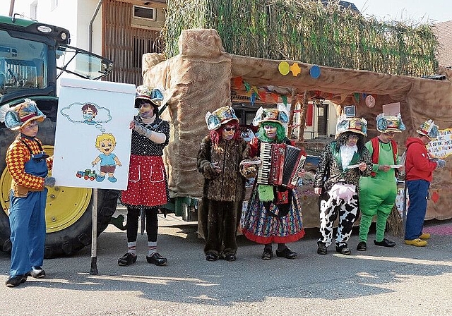 Mit Schnitzelbänken wurde die Bevölkerung köstlich unterhalten.Foto: S. van riemsdijk