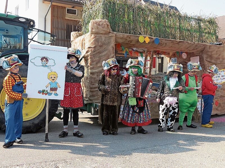 Mit Schnitzelbänken wurde die Bevölkerung köstlich unterhalten.Foto: S. van riemsdijk