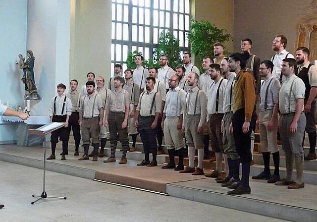 Die «Männerstimmen» stellten sich meistens im Chor der Kirche auf. Foto: A. Jegge