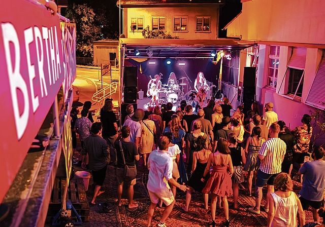 Die Band Gutter Queens unterhielt das Publikum am Samstagabend.Foto: zVg