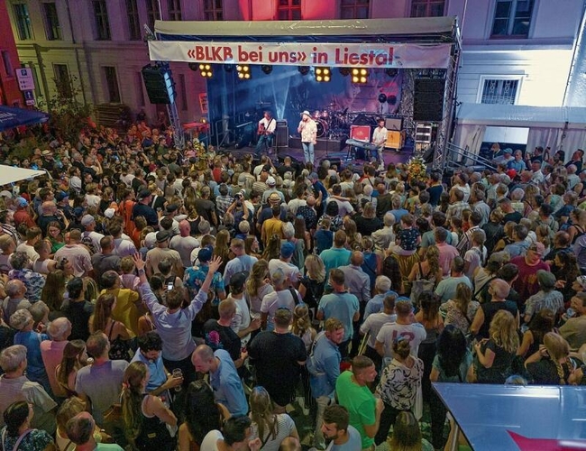 Der Lokalmatador aus Gelterkinden, Baschi, war wohl unbestrittener Höhepunkt des musikalischen Rahmenprogramms. Foto: zVg