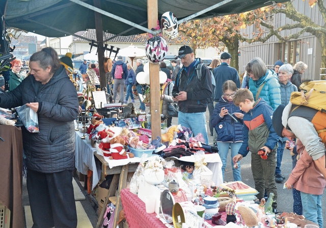 Wer weiss, vielleicht findet man auf dem Flohmarkt noch ein Schnäppchen.