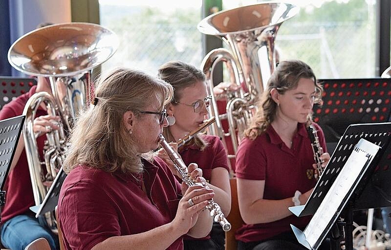 Den beiden Musikgesellschaften gelang es mit stimmigen Wendungen das Charisma der Blasmusik zum Ausdruck zu bringen.Fotos: S. van Riemsdijk