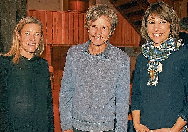 Grüne unter sich - alt Landrat Christoph Frommherz, flankiert von den Nationalrätinnen Florence Brennzikofer (BL) und Greta Gysin (TI).Foto: O. Graf