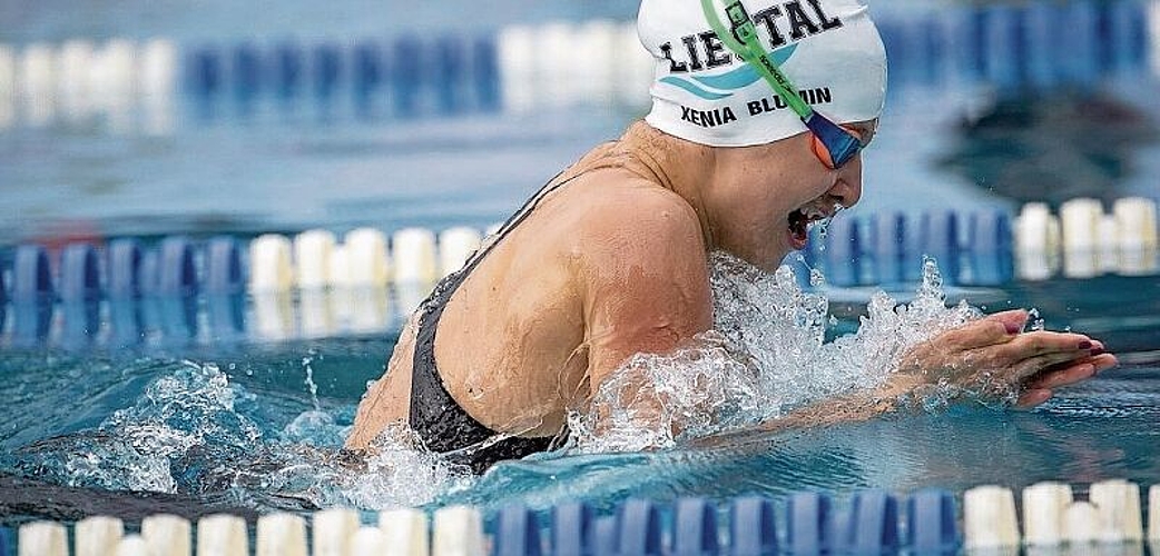 Xenia Blumin auf der Bruststrecke im 400m-Lagenrennen.
