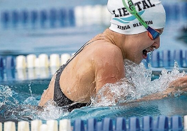 Xenia Blumin auf der Bruststrecke im 400m-Lagenrennen.
