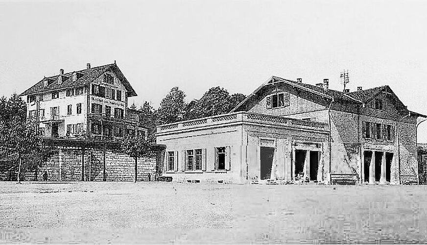 Stationshof Liestal zur Zeit der Bahngründung. Im Hintergrund der «Schützengarten».
