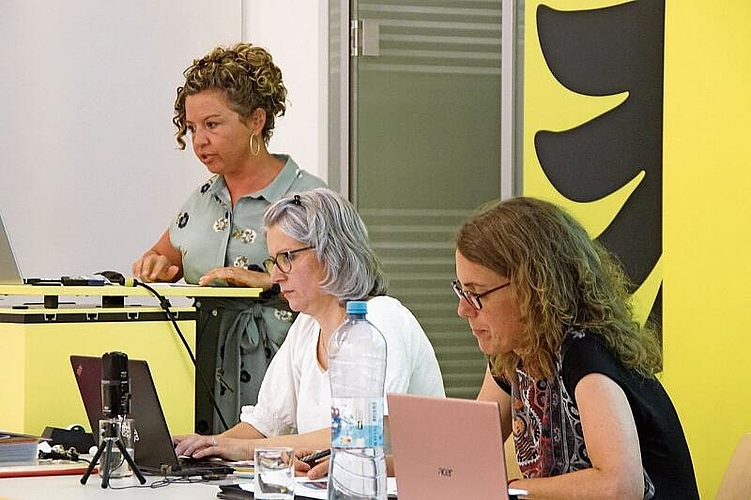 GR Karin Gysin, Verwalterin Tanja Wenger und GP Sabine Bucher (v.l.).