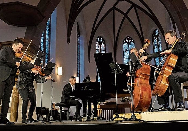 Chamber Artists und Pianist José Gallardo interpretieren zwei Sätze von Beethovens «Eroica».Fotos: T. Brunnschweiler