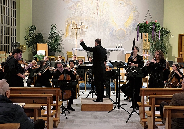 Elastisch und vital: das Dirigat von Christian Knüsel. Solisten: David Castro-Balbi, Josep-Oriol Miró Cogul, Lili Szutor und Kelsey Maiorano (v. l.).Fotos: Th. Brunnschweiler