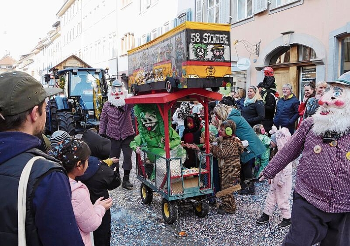 Der Sichtere-Bus als Sujet.