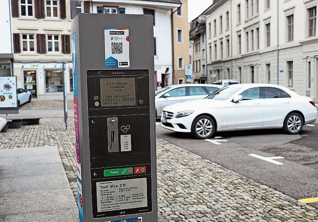 Gemäss neuem Parkraumkonzept sollen Altstadt-Parkplätze maximal 30 Minuten lang benutzt werden dürfen. Foto: M. Schaffner