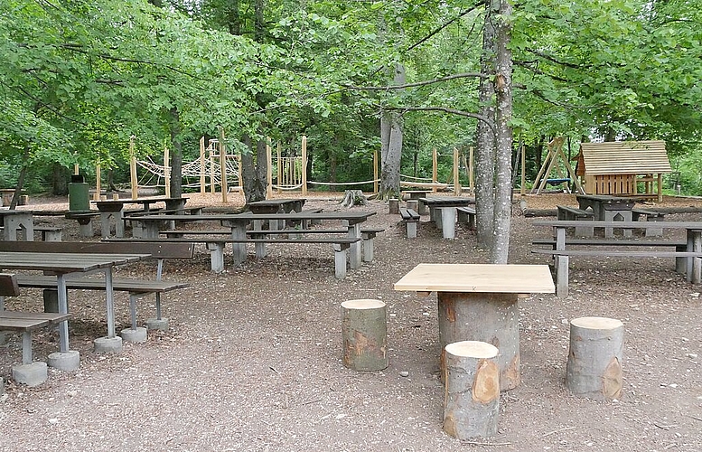 Die Gartenwirtschaft mit Spielplatz steht den Besuchern wochentags kostenlos zur Verfügung. Fotos: B. Eglin
