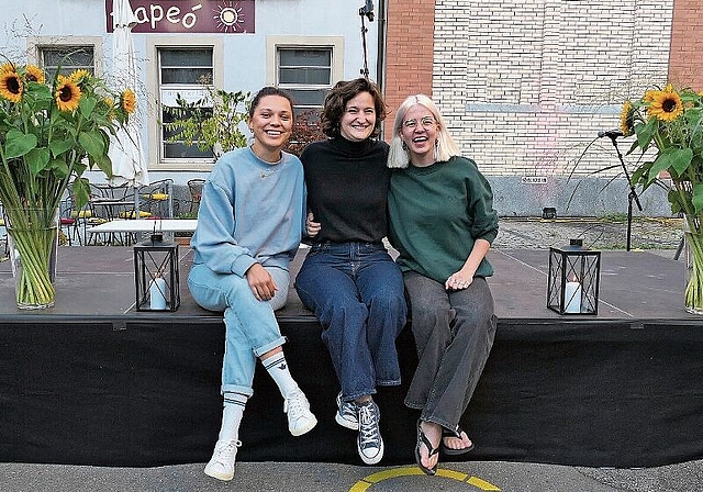 Die Slammerinnen Gina Walter, Caterina John und Nadine Studer zählen zu den überzeugendsten jungen Stimmen der Region (v.l.).
