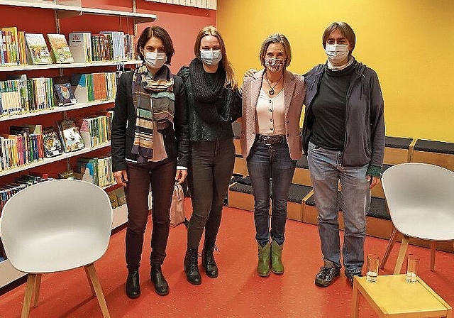 Diskutierten über den Einfluss von Frauen in der Politik - Saskia Schenker, Sarina Gisin, Maya Graf und Moderatorin Barbara Saladin (v.r.).Fotos: S. van Riemsdijk
