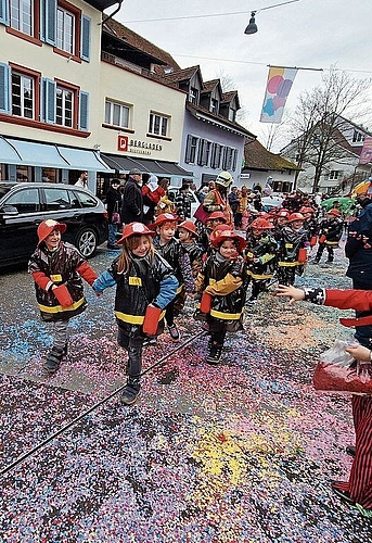 Tatüü,  hier kommt die Sissacher  Schulfeuerwehr.