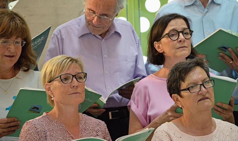 Der Chor gab den Gesangswerken einen reinen Ausdruck von Romantik. Fotos: S. van Riemsdijk