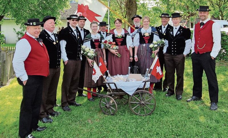 Eine Delegation der beiden Trägervereine anlässlich einer gemeinsamen Umzugsteilnahme. Foto: zVg