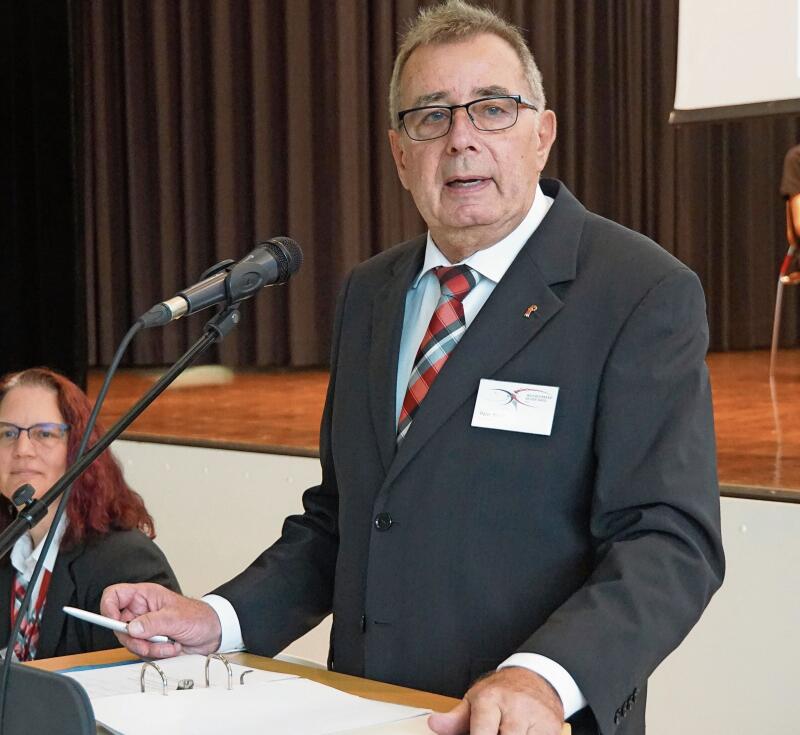 Der Bubendörfer Peter Börlin leitet mit Herzblut die Versammlung.