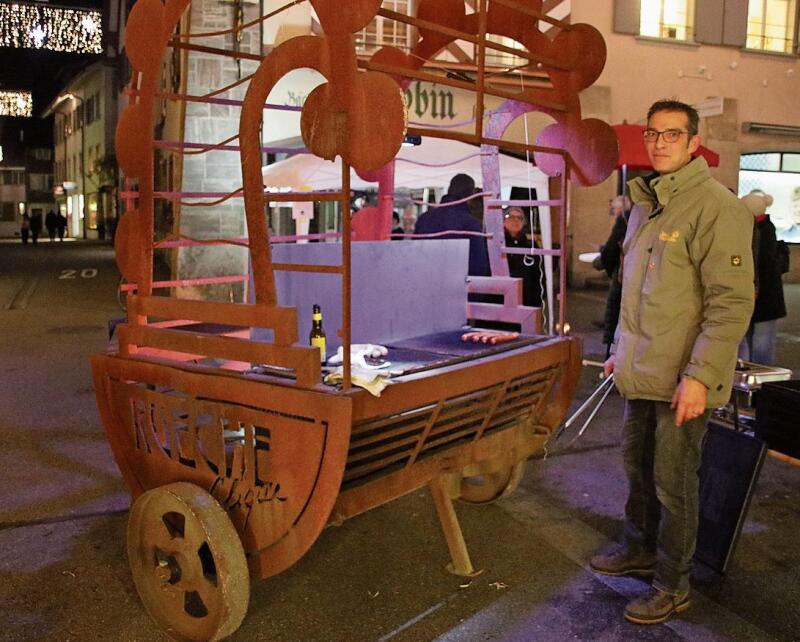 Chienbäse-Würste vom Feuerwagen der Rueche Clique.