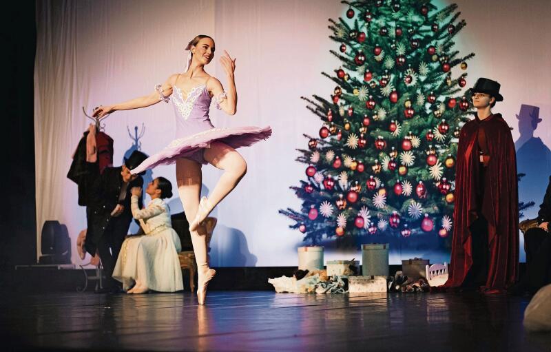 Die Ballerina-Puppe tanzt für die vielen Gäste auf der Weihnachtsfeier.Fotos: zVg