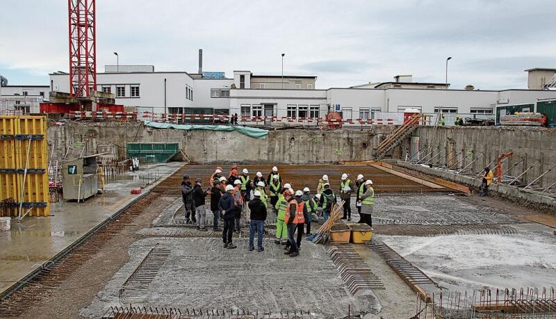 Am Eichenweg 2 entsteht ein neues Büro- und Gewerbegebäude. Fotos: M. Schaffner