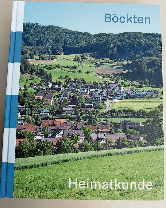 Das neue Heimatkundebuch von Böckten umfasst 306 Seiten.
