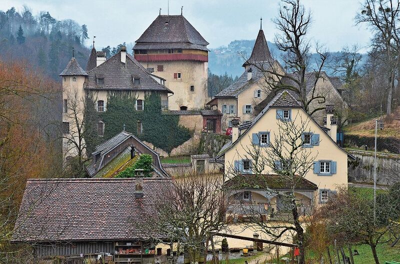 Schloss Wildenstein ist mit dem traditionellen  Weihnachtsmarkt ein Publikumsmagnet.