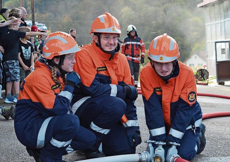 Die Jugendfeuerwehr wurde in die Hauptübung eingebunden. Fotos: s. van riemsdijk