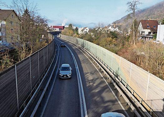 Lärmbelästigung auf beiden Strassenseiten.